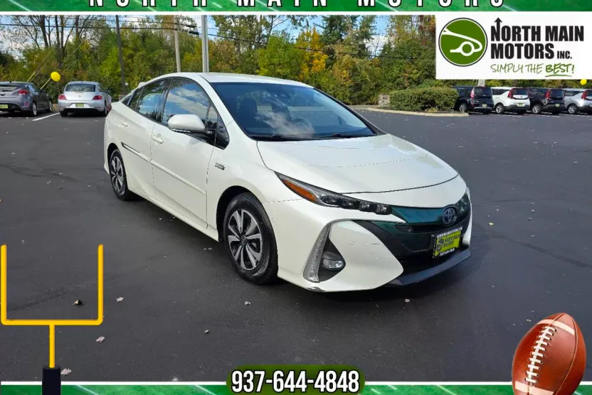 2017 Toyota Prius Prime Advanced photo 1