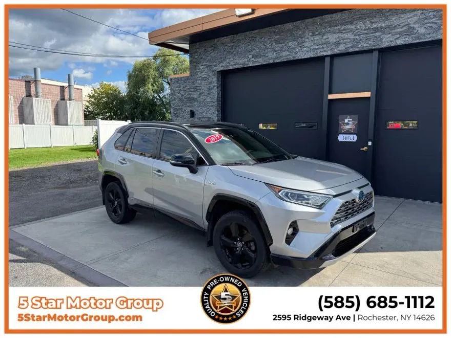 2019 Toyota RAV4 Hybrid XSE Sport photo 1