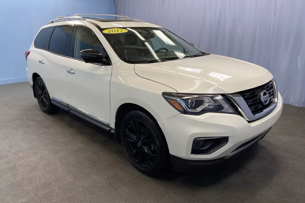 2017 Nissan Pathfinder 4x4 Platinum photo 1