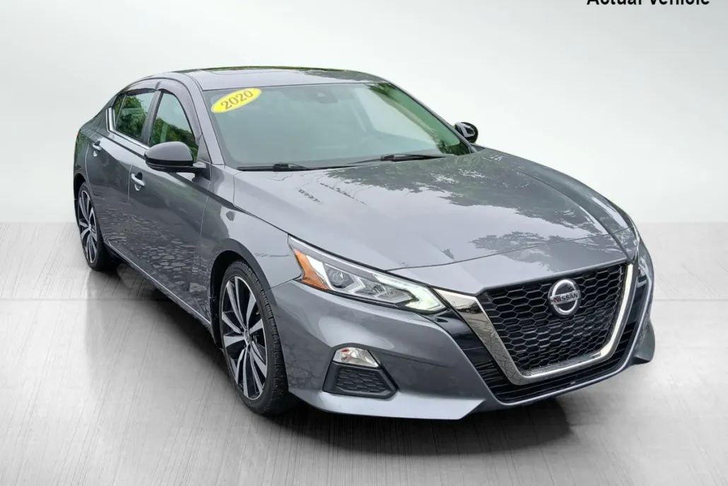 2020 Nissan Altima SR photo 1