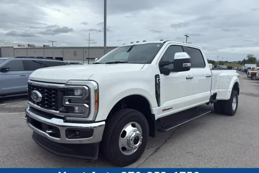 2023 Ford F-350 Lariat photo 1
