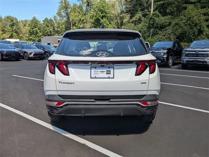 2023 Hyundai Tucson SE photo 1