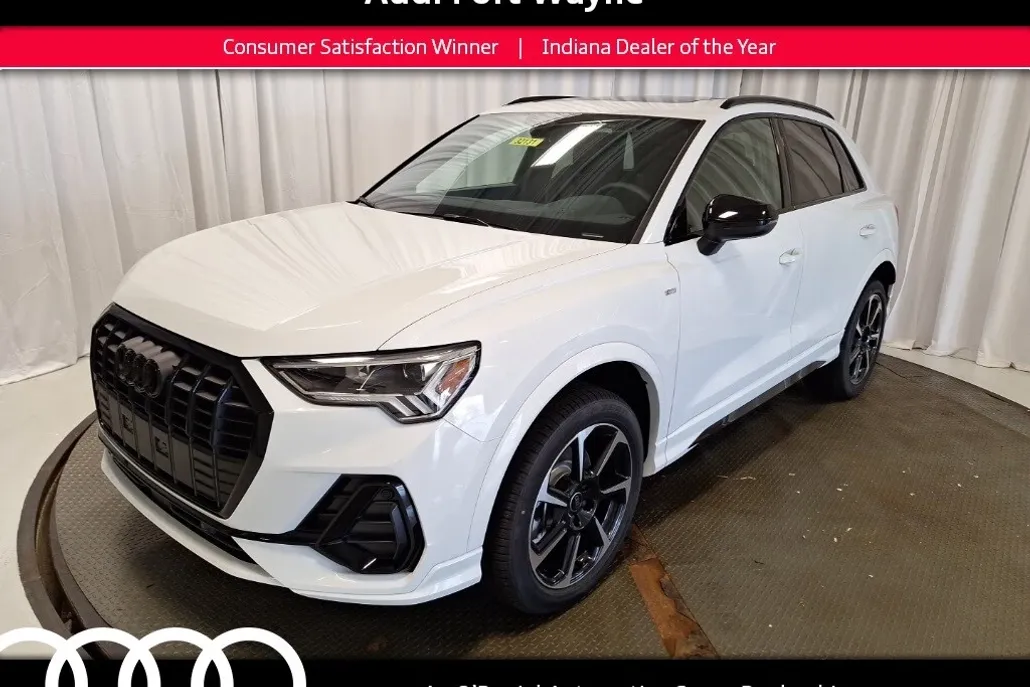 2025 Audi Q3 45 TFSI S line Premium photo 1
