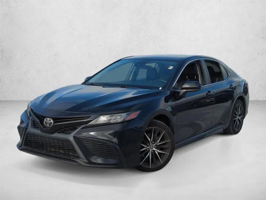 2021 Toyota Camry SE photo 1