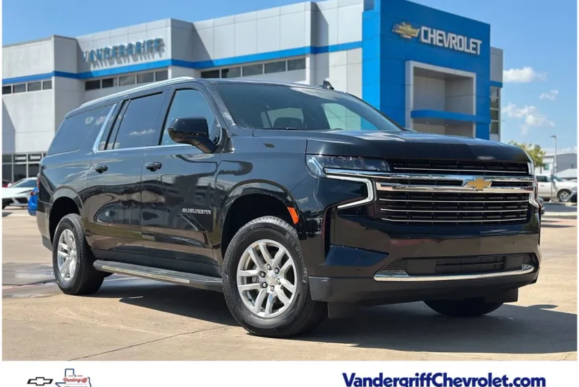 2024 Chevrolet Suburban LT photo 1