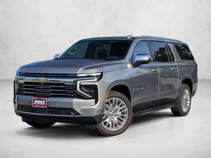 2025 Chevrolet Suburban Premier photo 1