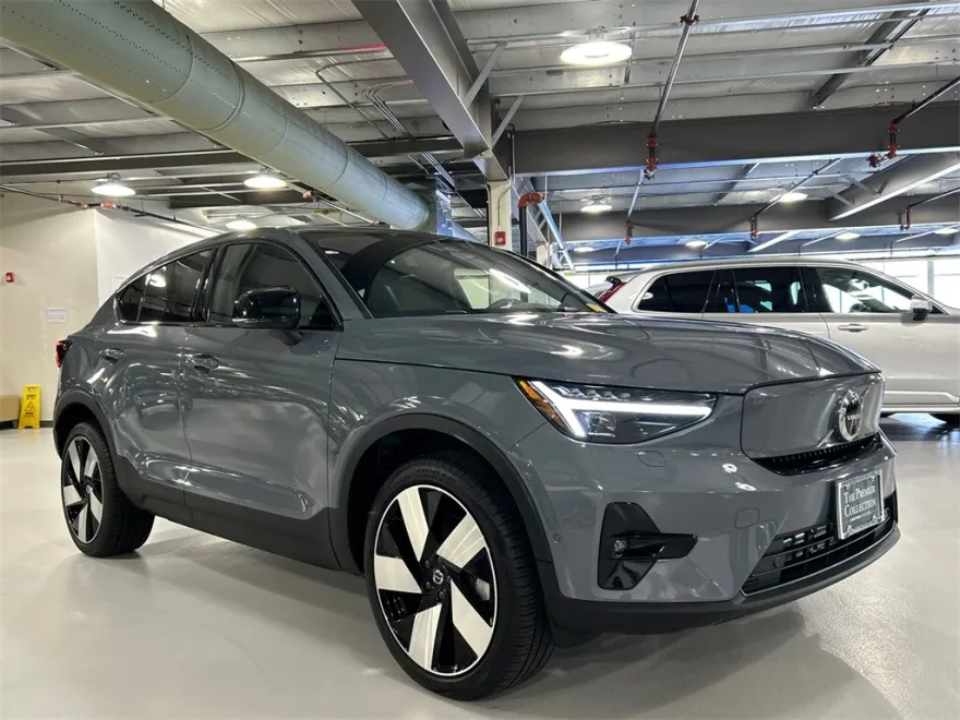 2023 Volvo C40 Recharge Ultimate photo 1