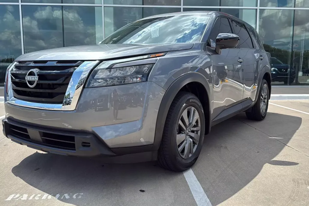 2025 Nissan Pathfinder S photo 1