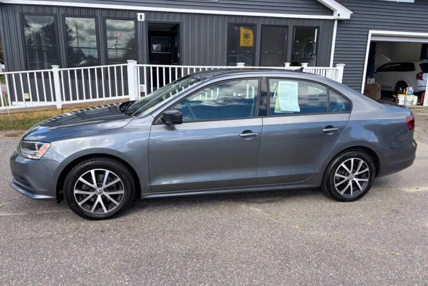 2016 Volkswagen Jetta 1.4T SE photo 1