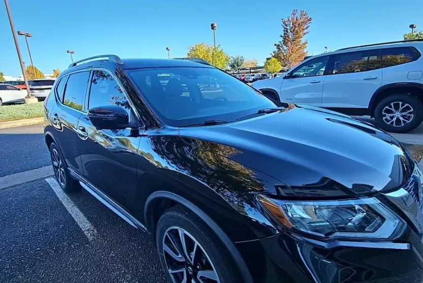2020 Nissan Rogue SL photo 1