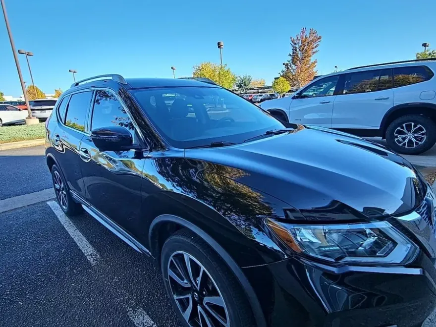 2020 Nissan Rogue SL photo 1