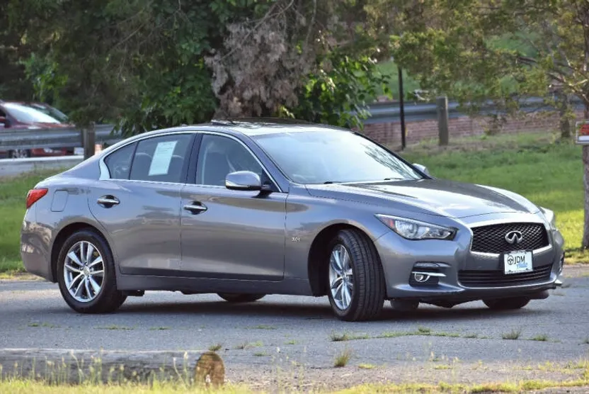 2017 Infiniti Q50 3.0t Premium photo 1