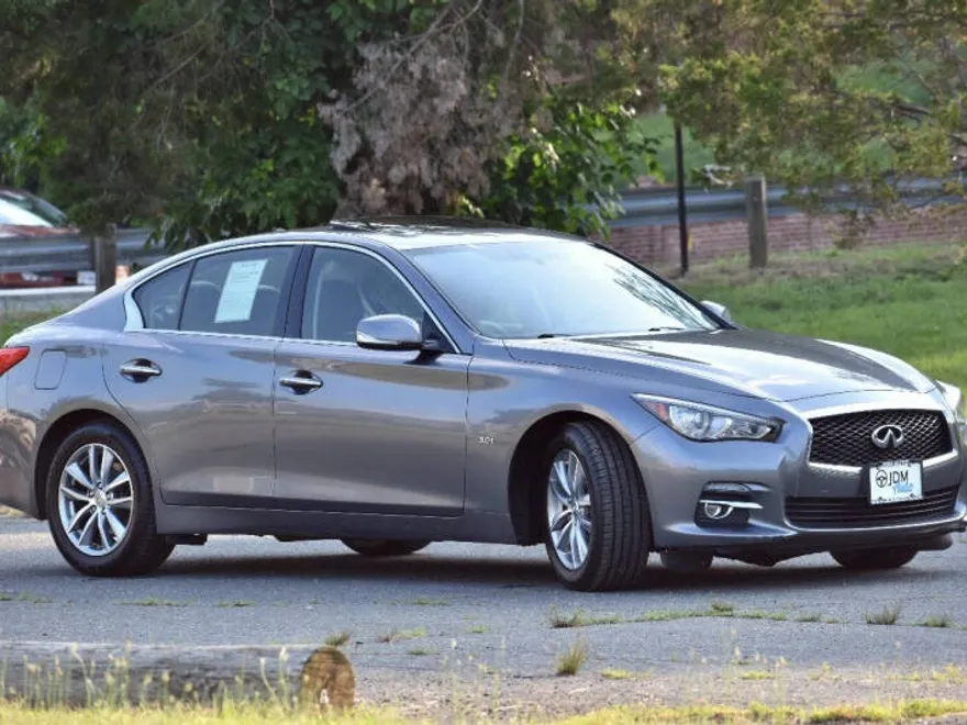 2017 Infiniti Q50 3.0t Premium photo 1