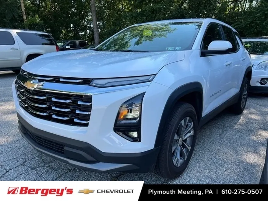 2025 Chevrolet Equinox LT photo 1