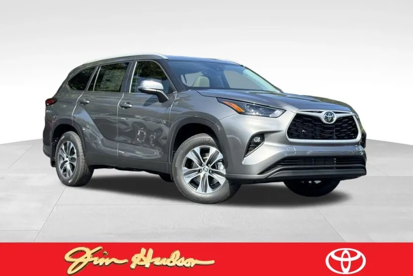 2025 Toyota Highlander XLE Limited photo 1