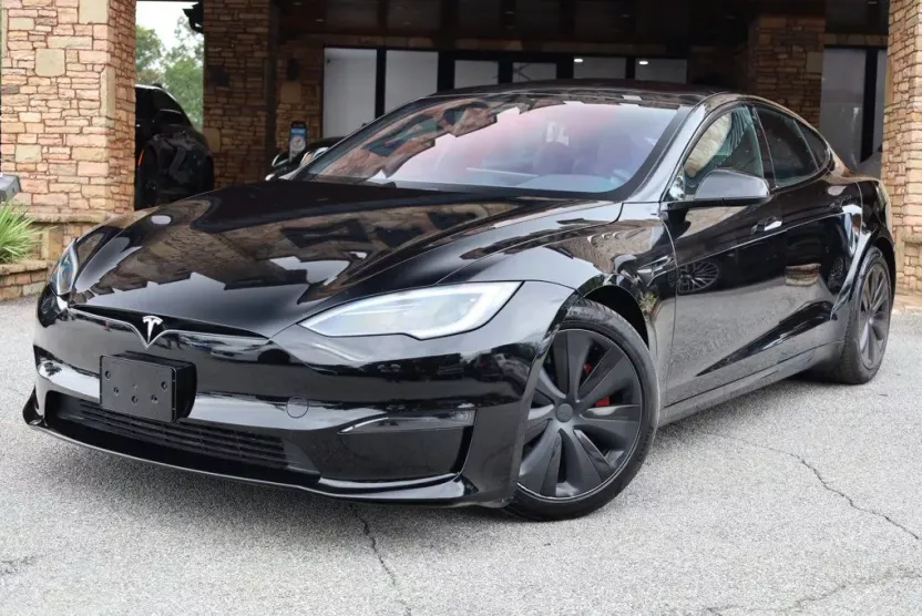 2023 Tesla Model S Plaid AWD photo 1