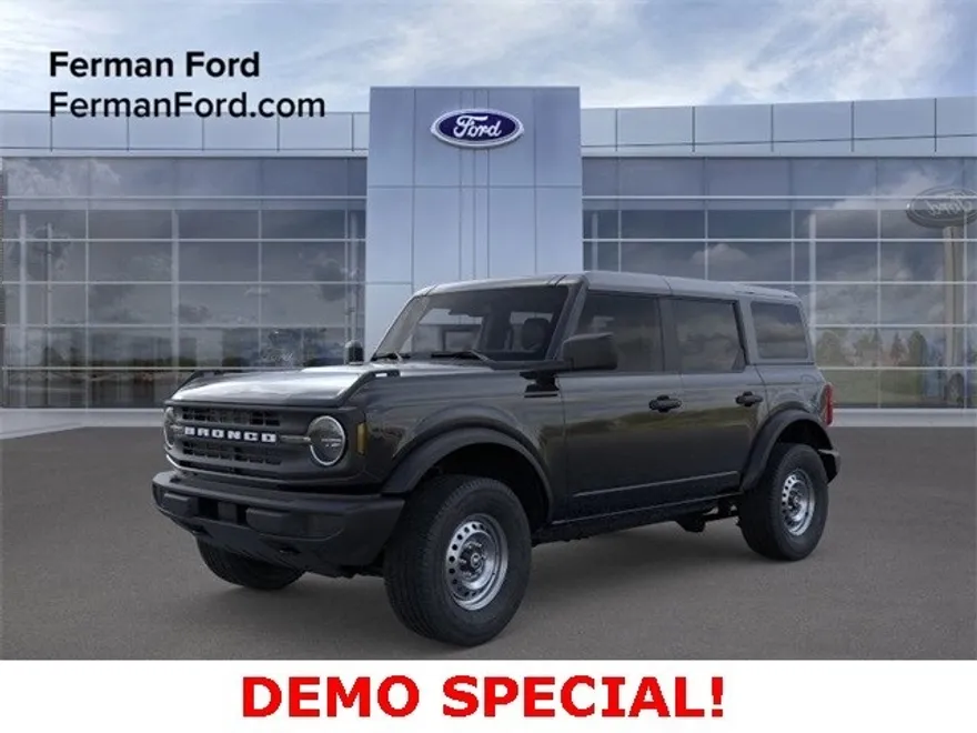 2025 Ford Bronco Base photo 1