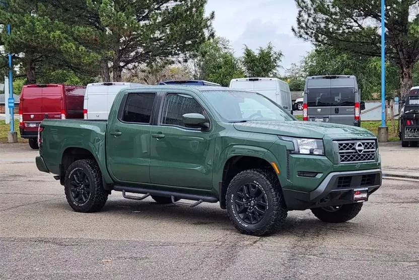 2022 Nissan Frontier Crew Cab SV photo 1