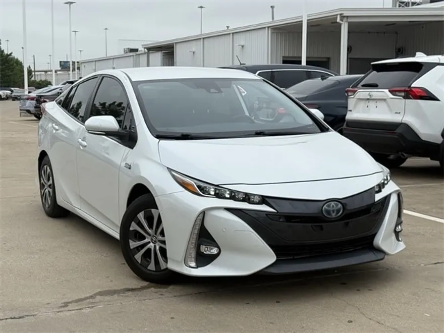 2021 Toyota Prius Prime Limited photo 1