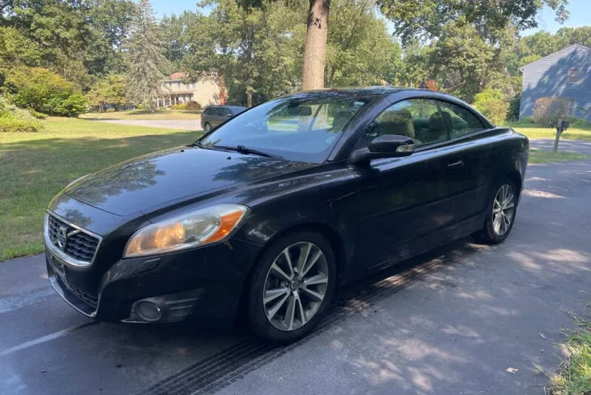 2011 Volvo C70 T5 photo 1