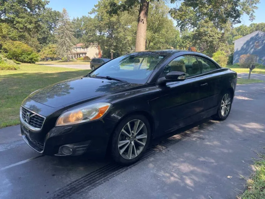 2011 Volvo C70 T5 photo 1
