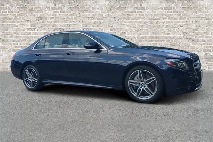 2019 Mercedes Benz E 300 photo 1