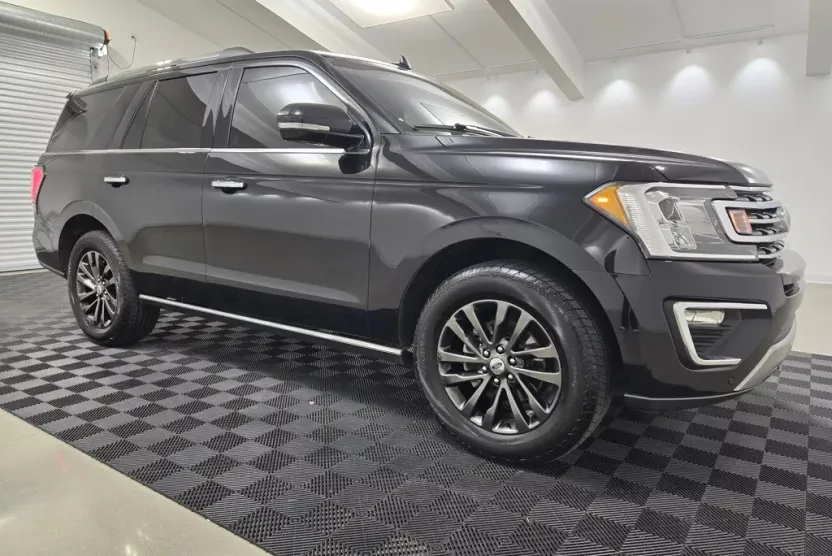 2020 Ford Expedition Limited photo 1
