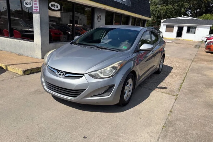 2015 Hyundai Elantra SE photo 1