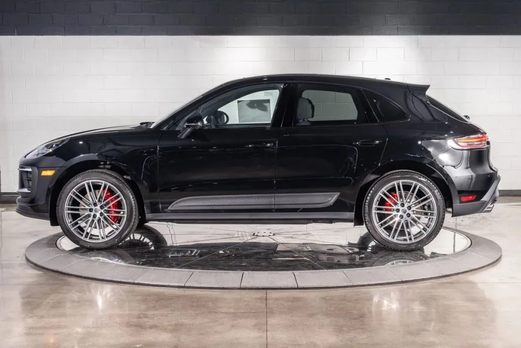 2025 Porsche Macan S photo 1