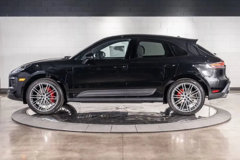 2025 Porsche Macan S photo 1
