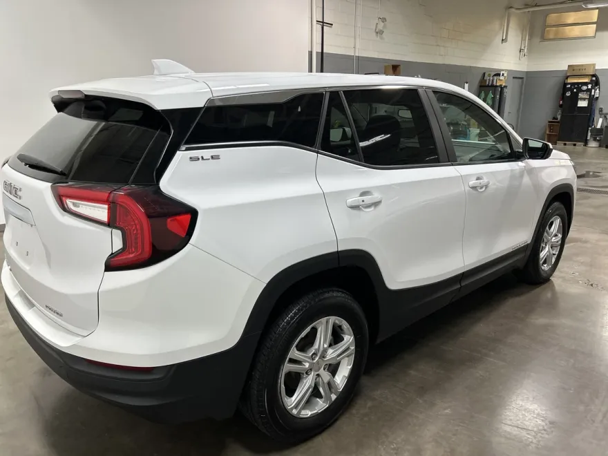 2024 Gmc Terrain SLE photo 1