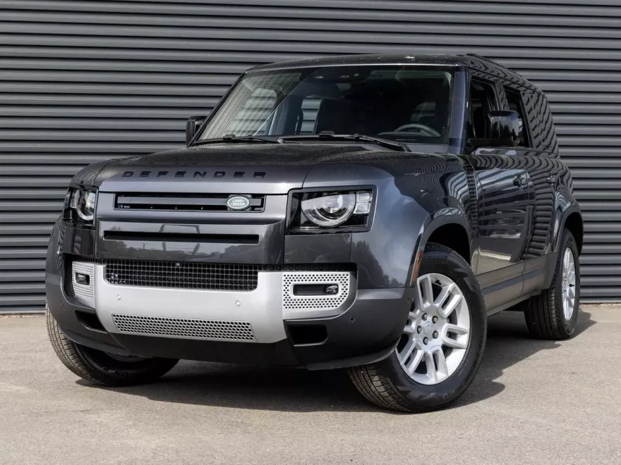 2025 Land Rover Defender 110 photo 1