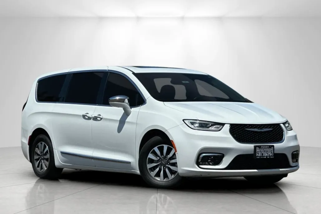 2022 Chrysler Pacifica Hybrid Limited photo 1