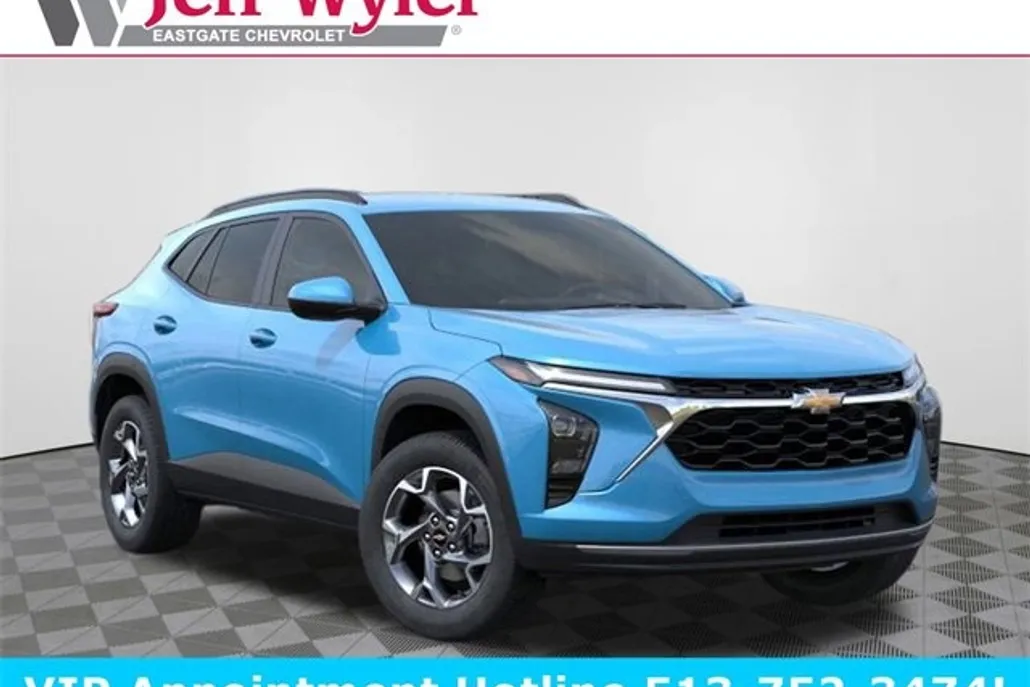 2025 Chevrolet Trax LT photo 1