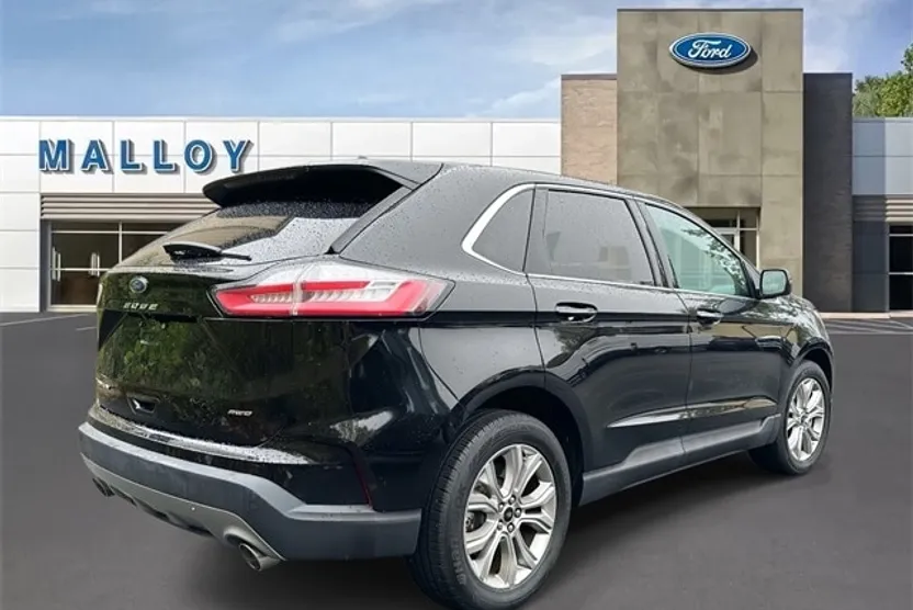2024 Ford Edge Titanium photo 1