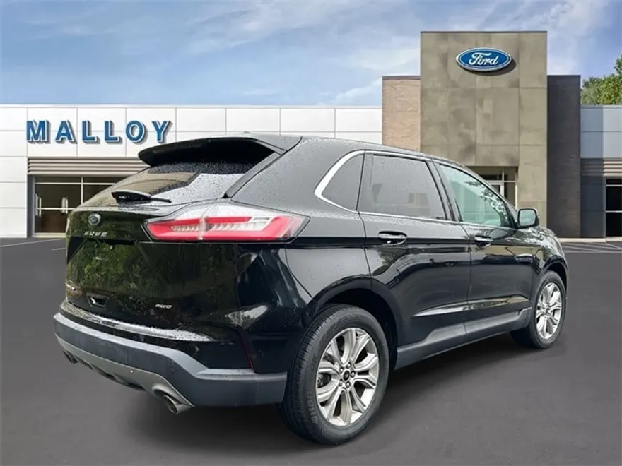 2024 Ford Edge Titanium photo 1