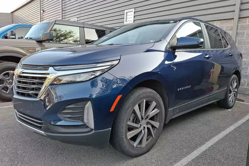 2022 Chevrolet Equinox LT photo 1