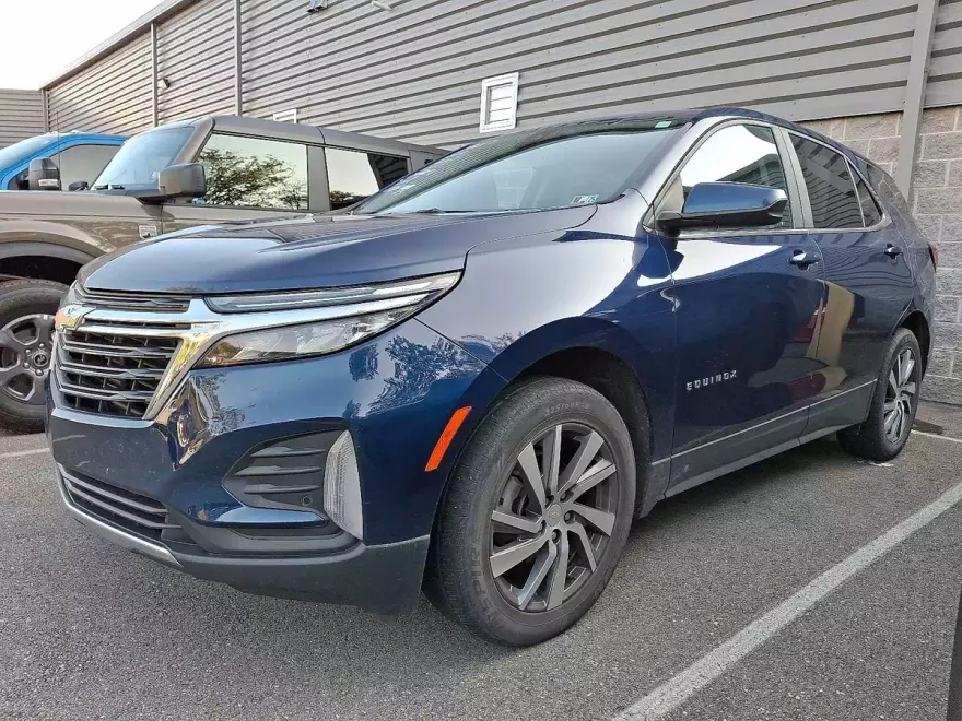 2022 Chevrolet Equinox LT photo 1