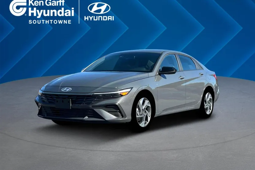 2025 Hyundai Elantra SEL Sport photo 1
