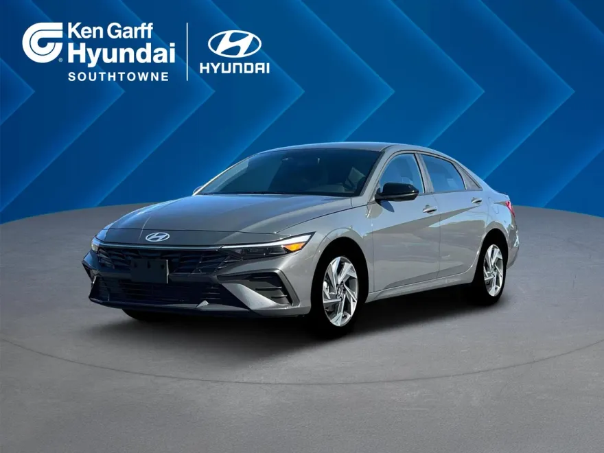 2025 Hyundai Elantra SEL Sport photo 1