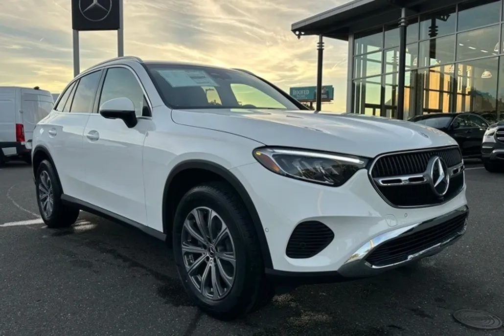 2026 Mercedes Benz GLC 300 4MATIC photo 1