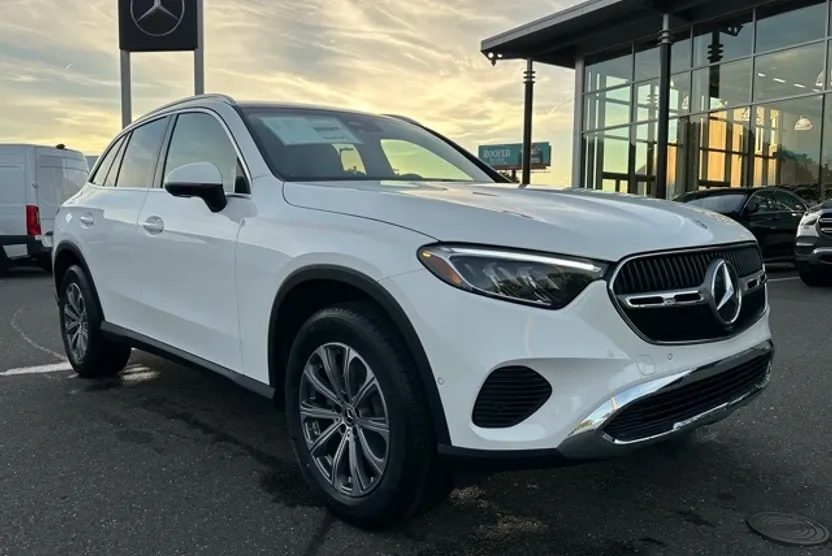 2026 Mercedes Benz GLC 300 4MATIC photo 1