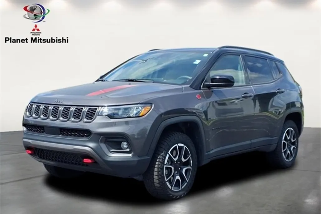 2024 Jeep Compass Trailhawk photo 1