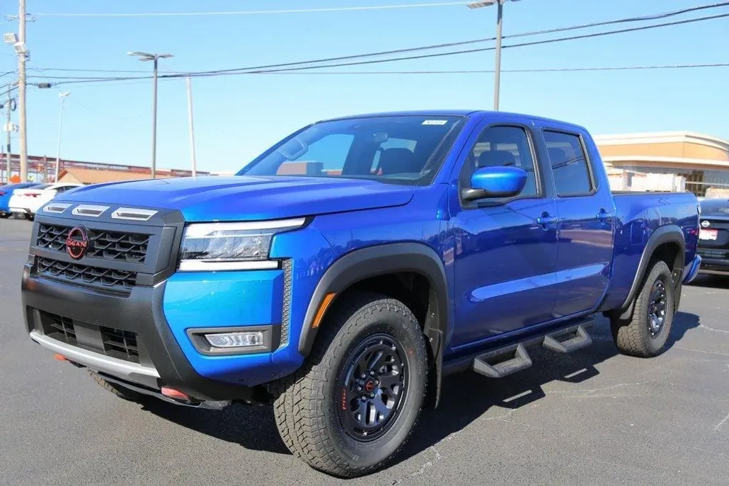 2025 Nissan Frontier PRO-4X photo 1