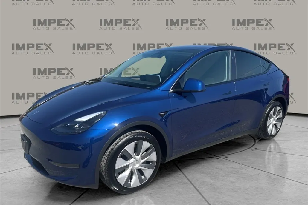 2024 Tesla Model Y Standard Range photo 1