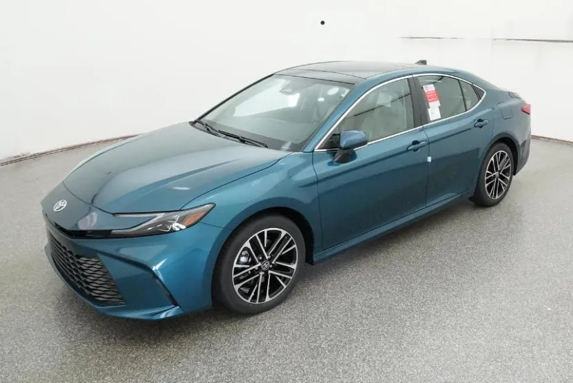 2026 Toyota Camry XLE photo 1