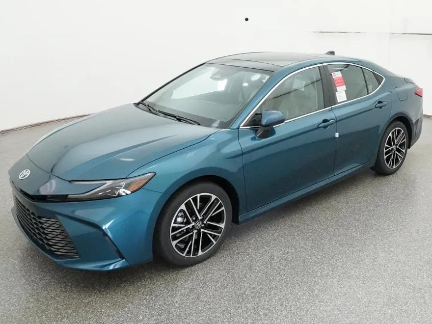 2026 Toyota Camry XLE photo 1