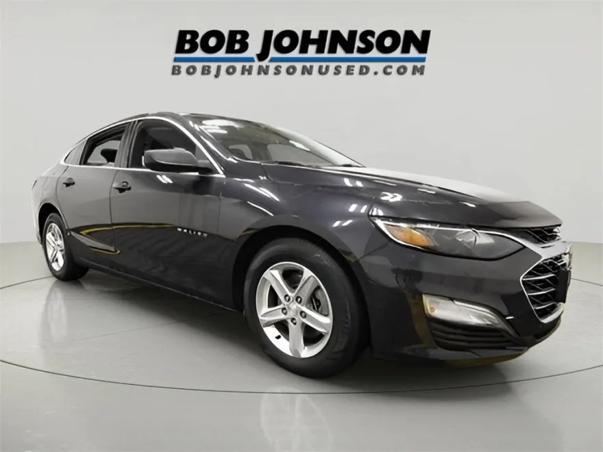 2022 Chevrolet Malibu LS photo 1