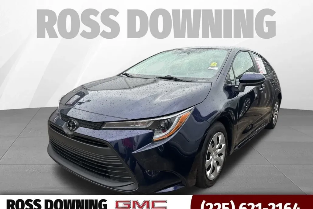 2024 Toyota Corolla LE photo 1