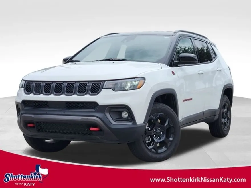 2024 Jeep Compass Trailhawk photo 1
